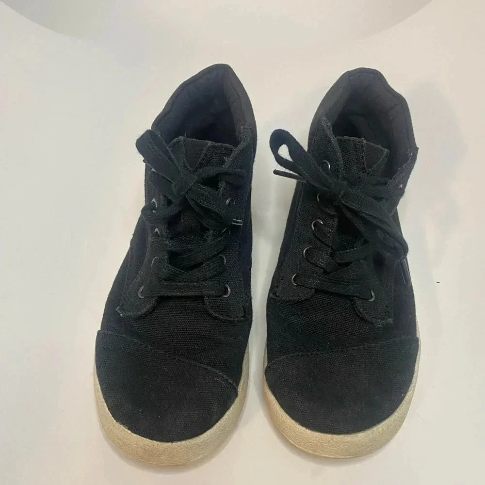 💚 Toms - Little Kids black high tops - size 1